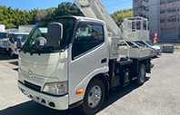 日野 ﾃﾞｭﾄﾛ 12m高所作業車 ﾌﾞｰﾑ後方格納 ﾊﾞｹｯﾄ200Kg ﾀﾀﾞﾉAT-121TR 作業床高12.1m ｼﾞｬｯｷ及びﾌﾞｰﾑ自動格納張出 ｱﾜﾒｰﾀｰ2930H 総重量6615Kg TKG-XZU600X